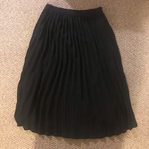 Ruffled or pleated midi skirt